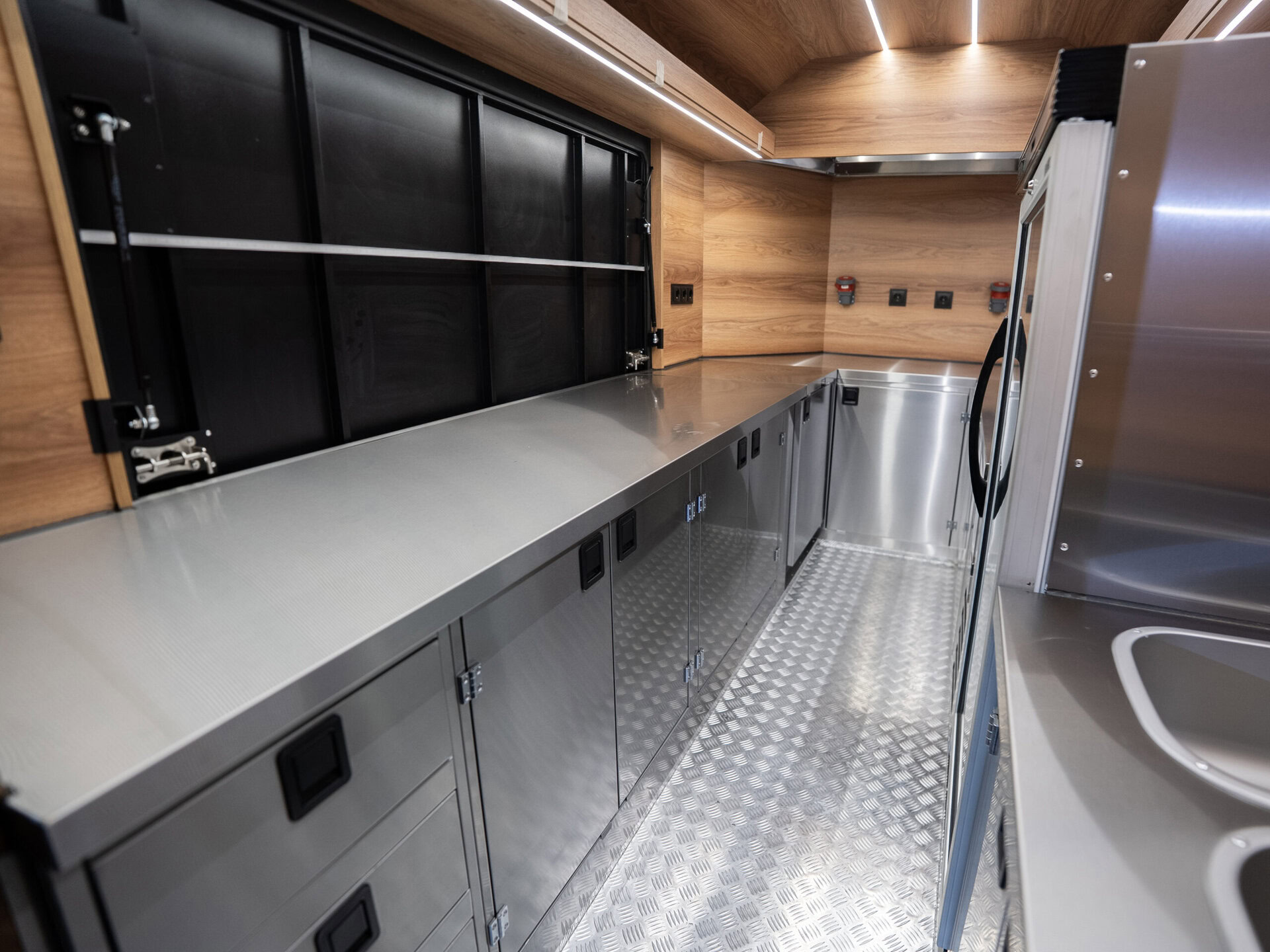 Farm Trailer 370 Detail 4.jpg