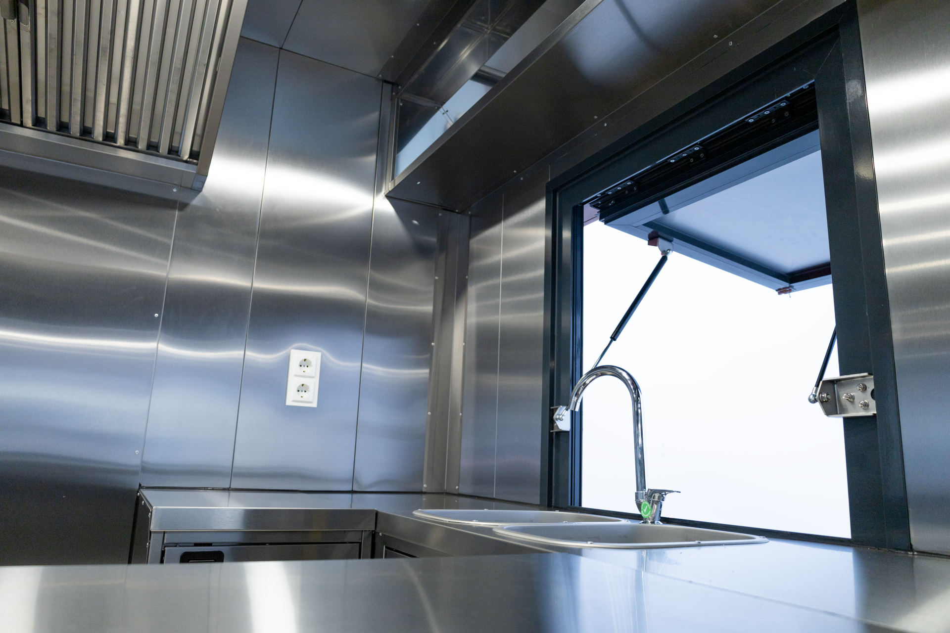 Ultimate Trailer 450 Interior 2