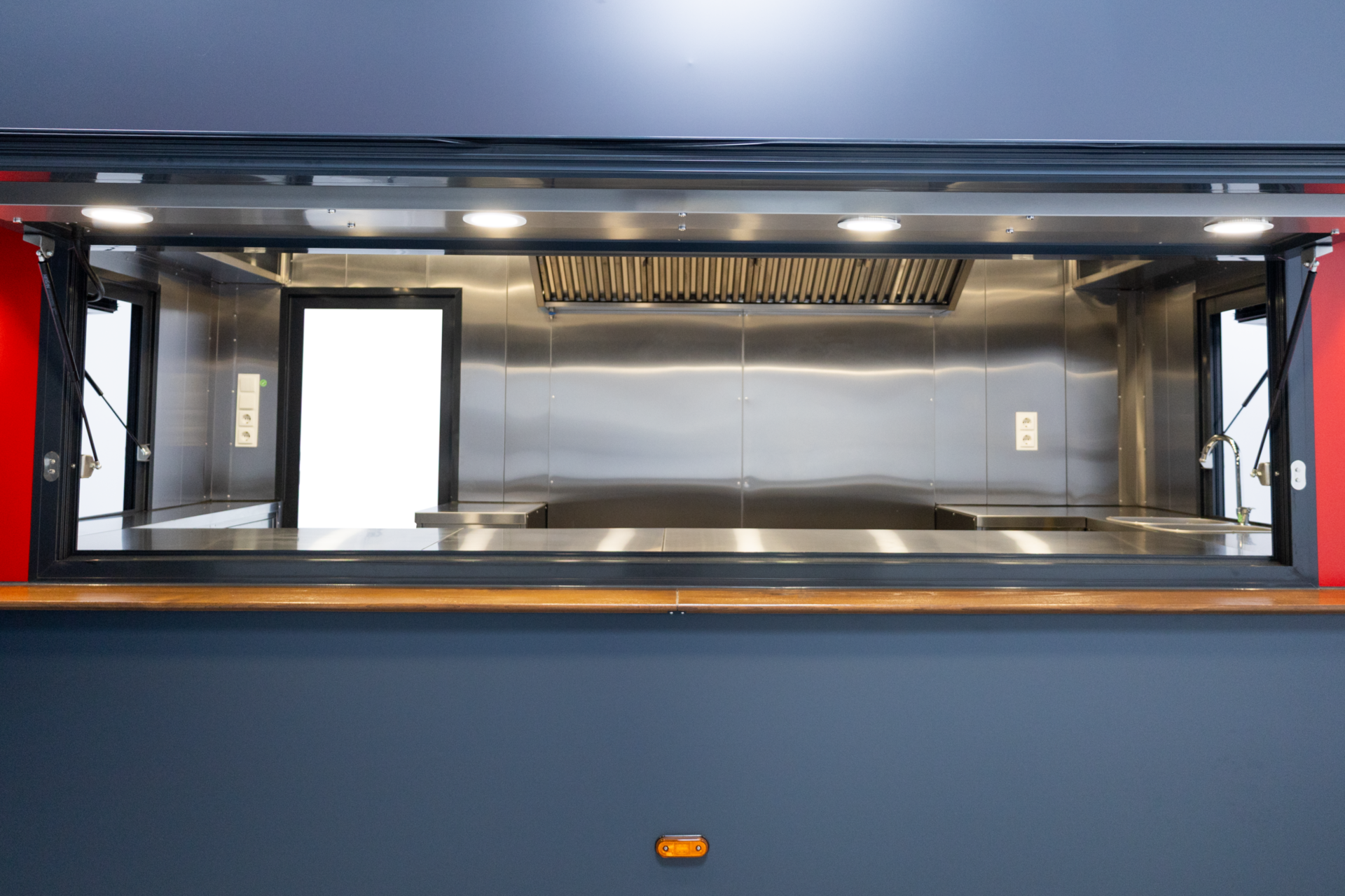Ultimate Trailer 450 Interior 6